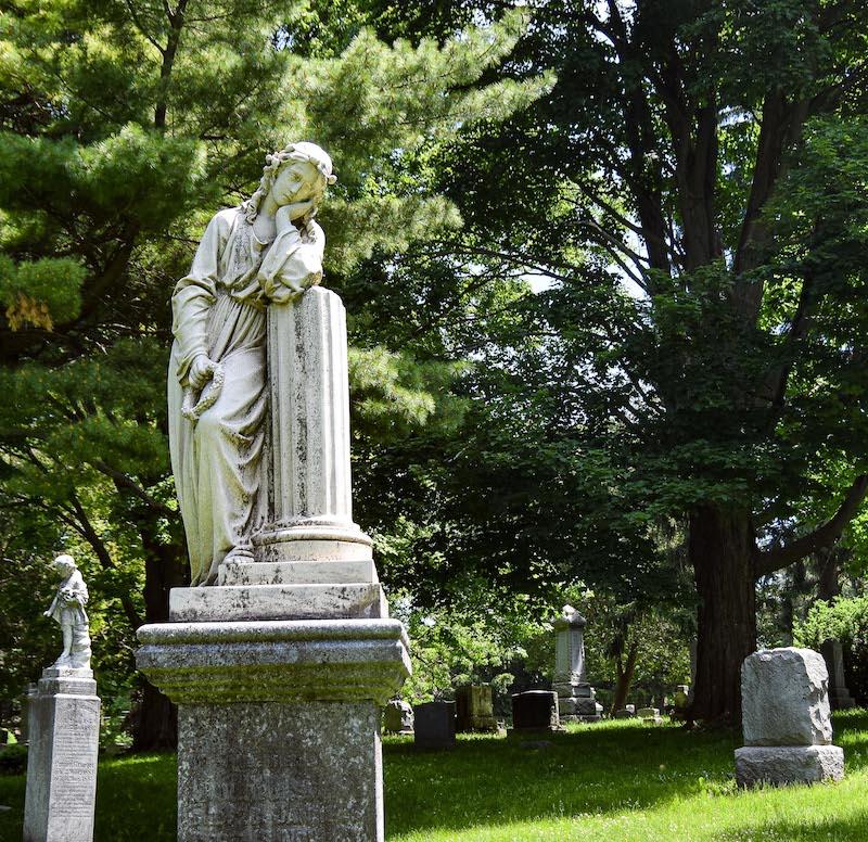 mount-hope-cemetery_tour-landing-0029